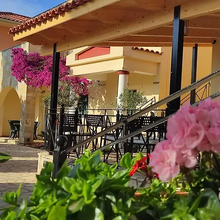 Апарт-отель Elanthi Village